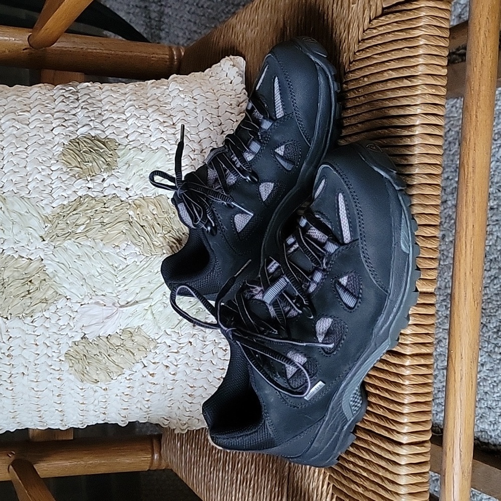 Ecco Black and Gray Women's Sneakers